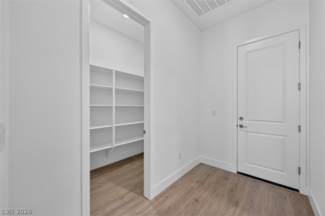382 Tigullio Avenue Property Photo 22