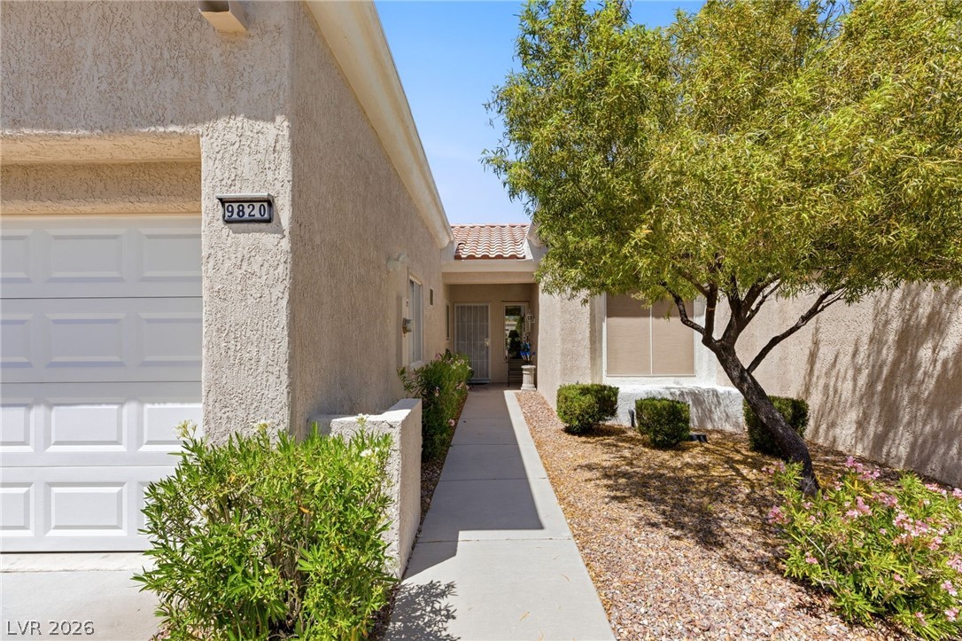 9820 Bundella Drive Property Photo 2