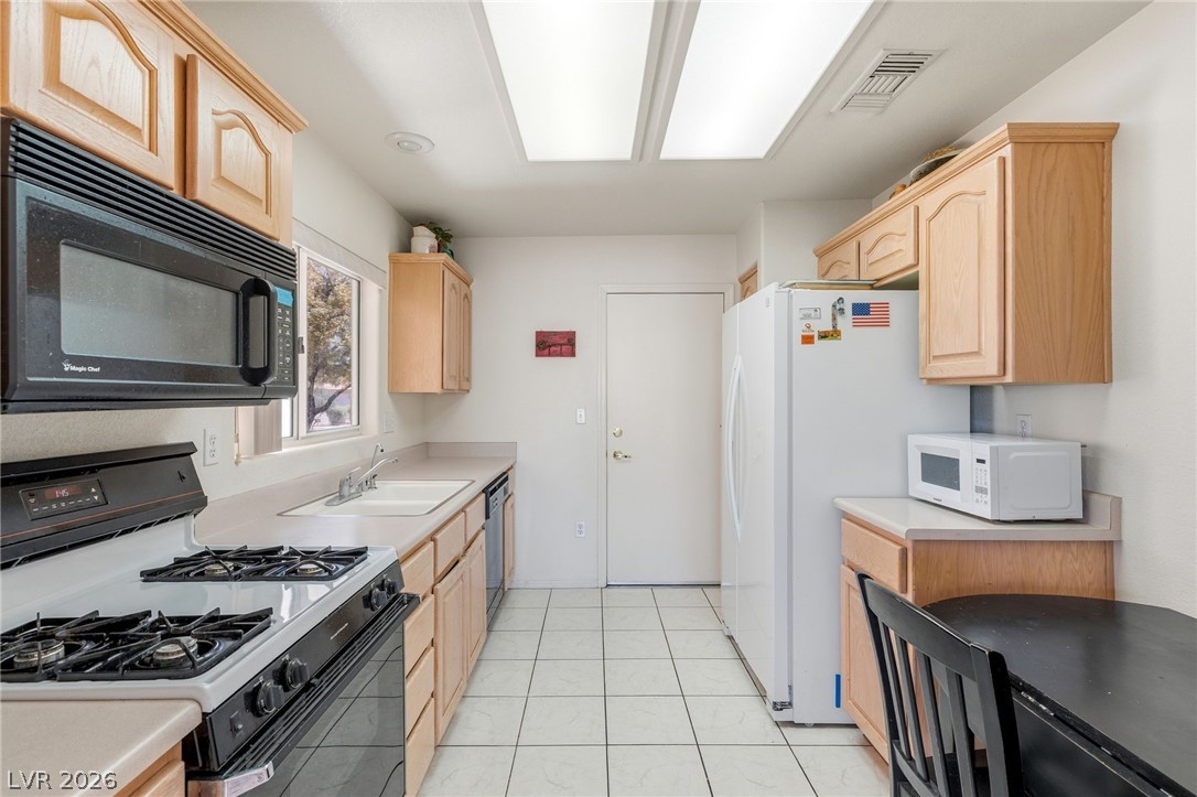 9820 Bundella Drive Property Photo 10