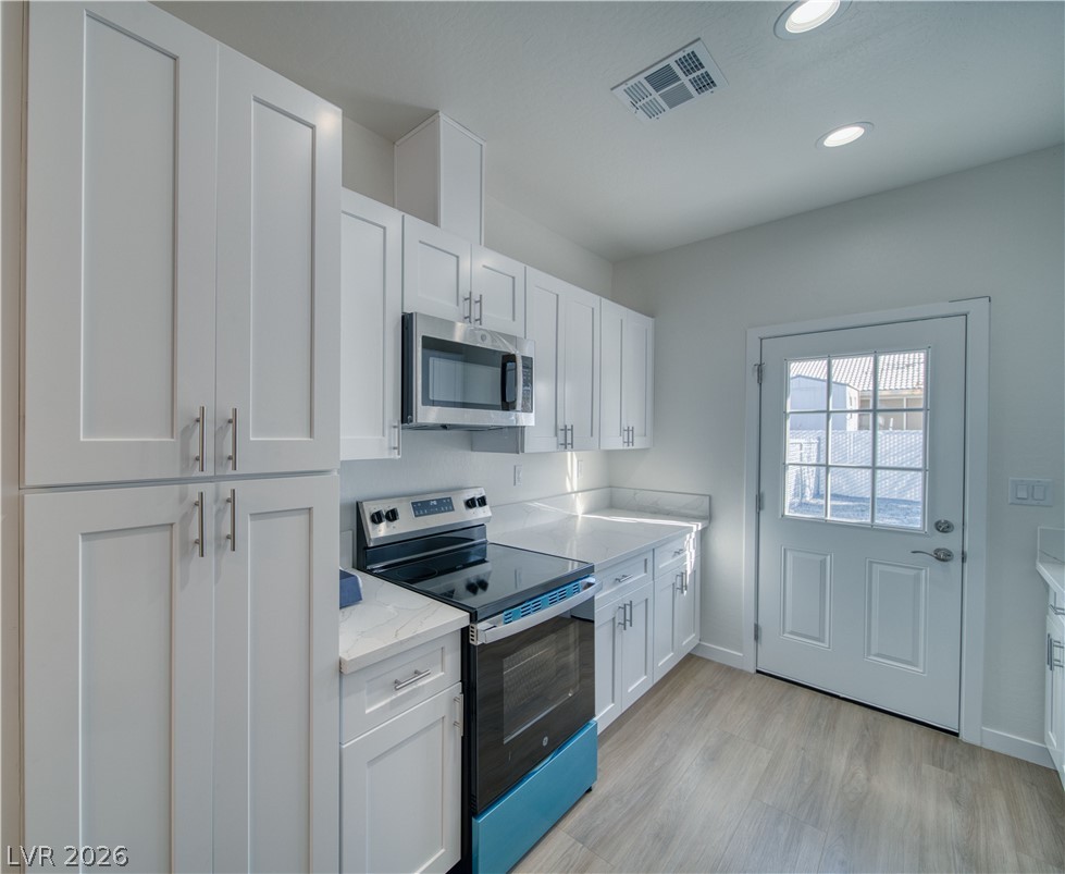 1650 South Sycamore Avenue Property Photo 3
