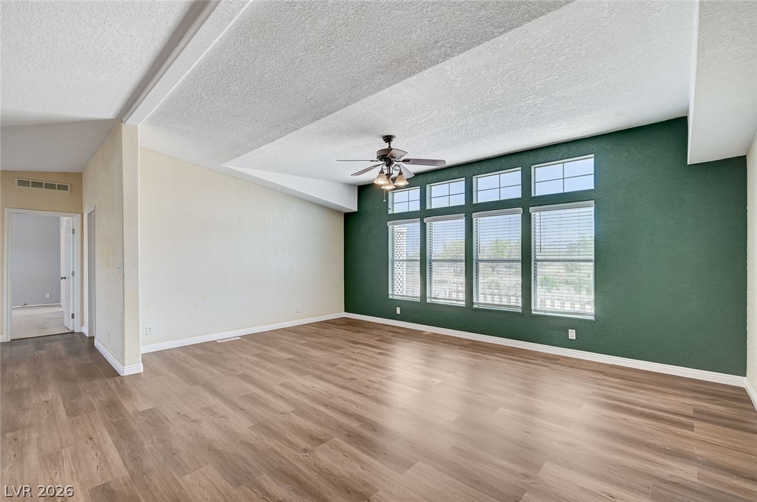 2330 Shasta Street Property Photo 4