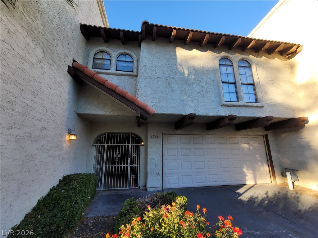 4946 Mozart Drive Property Photo 4