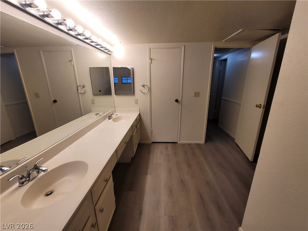 4946 Mozart Drive Property Photo 10