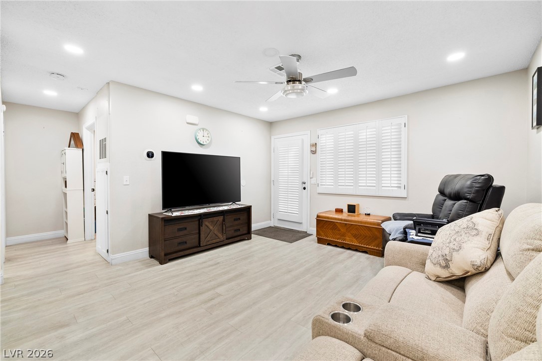 2141 Twickenham Place D Property Photo 4