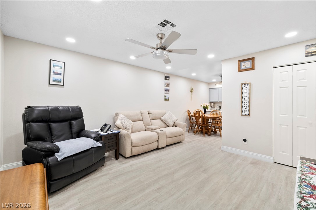 2141 Twickenham Place D Property Photo 5