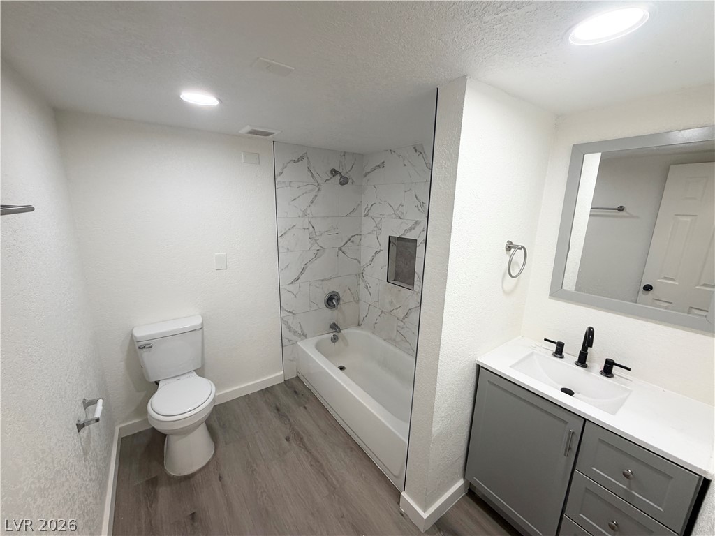 2030 Sunrise Avenue 10 Property Photo 14