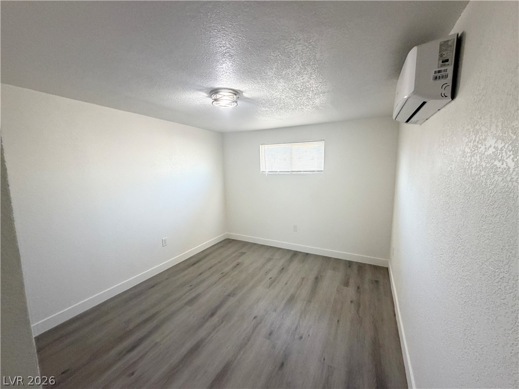 2030 Sunrise Avenue 10 Property Photo 18