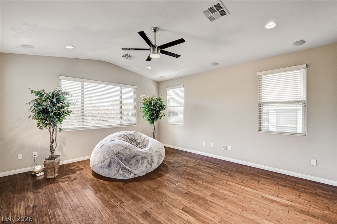 5762 Mesa Mountain Drive Property Photo 4