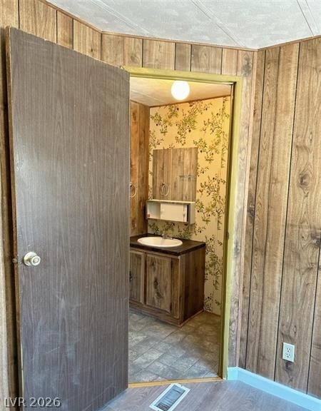 1260 South Comstock Circle Property Photo 9