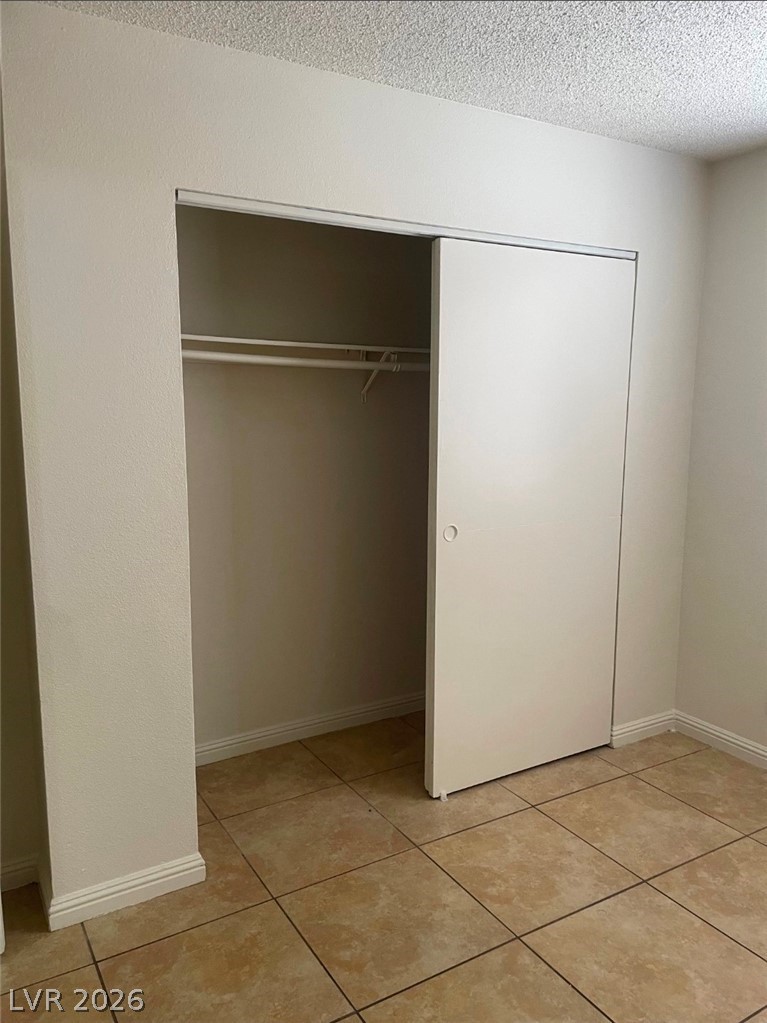 4570 Carriage Park Drive B Property Photo 4