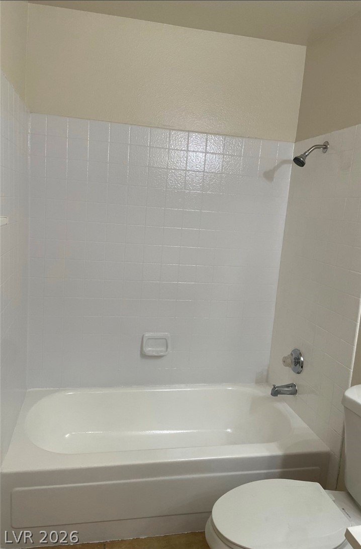 4570 Carriage Park Drive B Property Photo 14