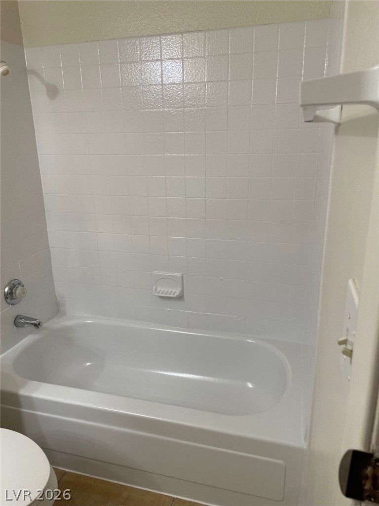 4570 Carriage Park Drive B Property Photo 15