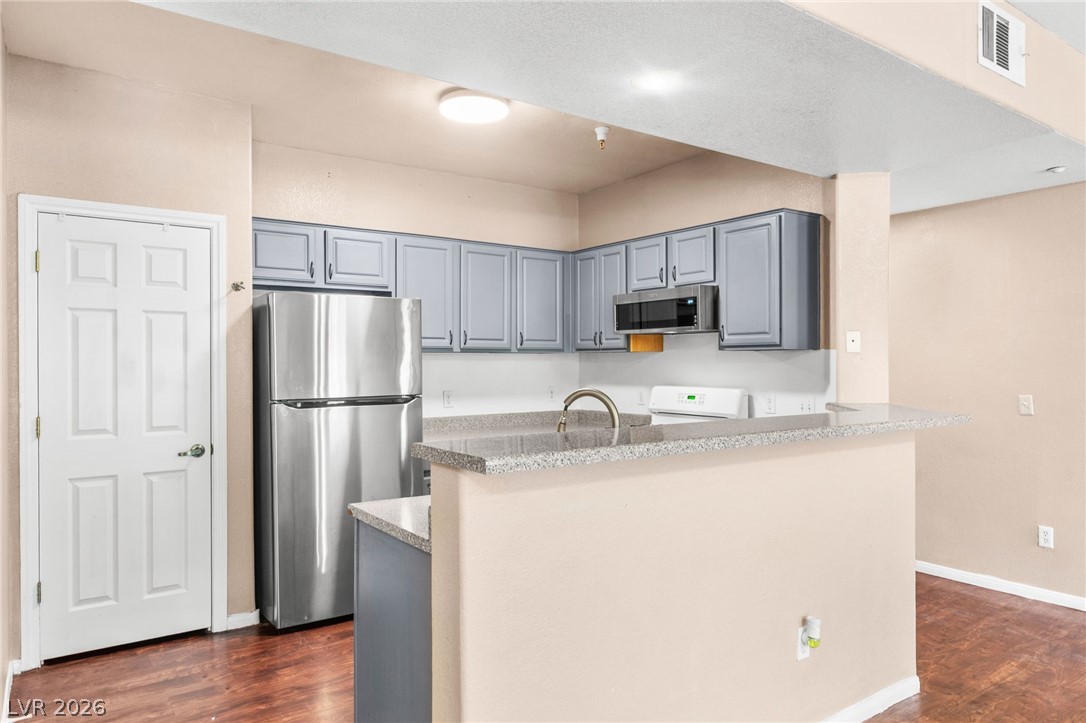 5855 Valley Drive 1043 Property Photo 11