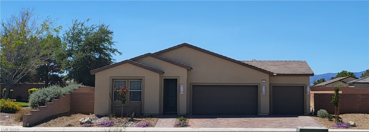 5447 Splendido Avenue Property Photo 1