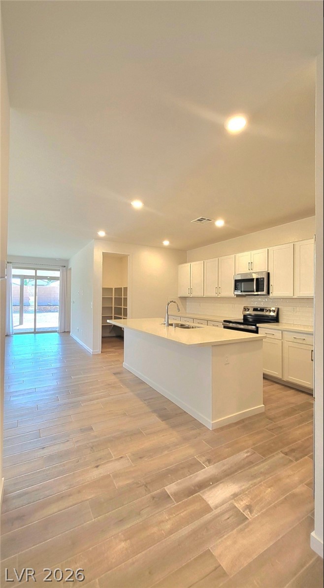 5447 Splendido Avenue Property Photo 12
