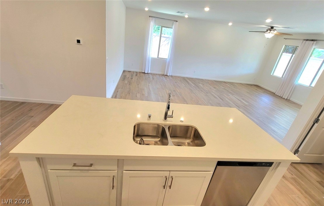 5447 Splendido Avenue Property Photo 16
