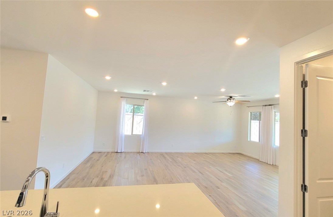 5447 Splendido Avenue Property Photo 18