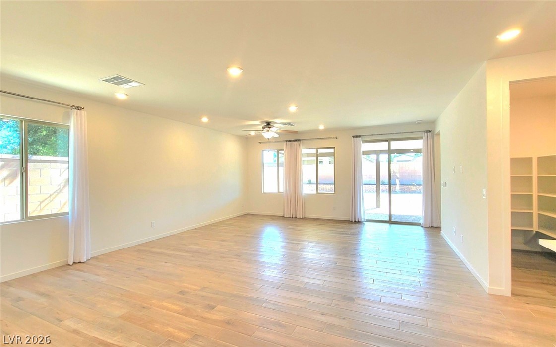 5447 Splendido Avenue Property Photo 19