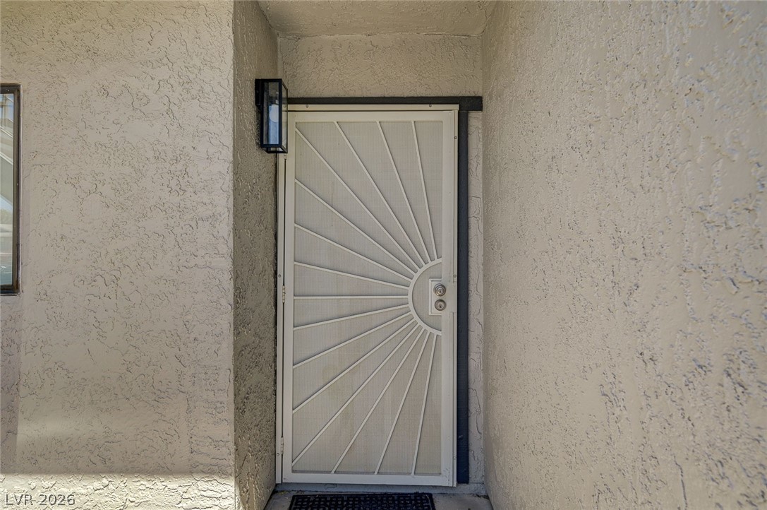 2757 Carnation Lane - Property Photo 3