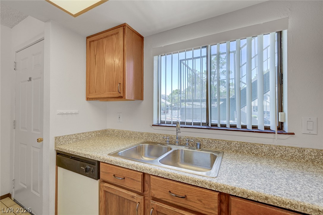 2757 Carnation Lane - Property Photo 8