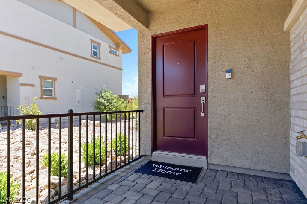 913 Cadence View Way Property Photo 9