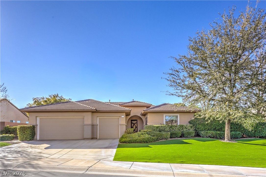 7 Holly Tree Court