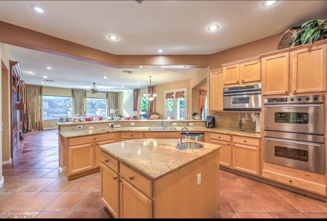 7 Holly Tree Court Property Photo 4