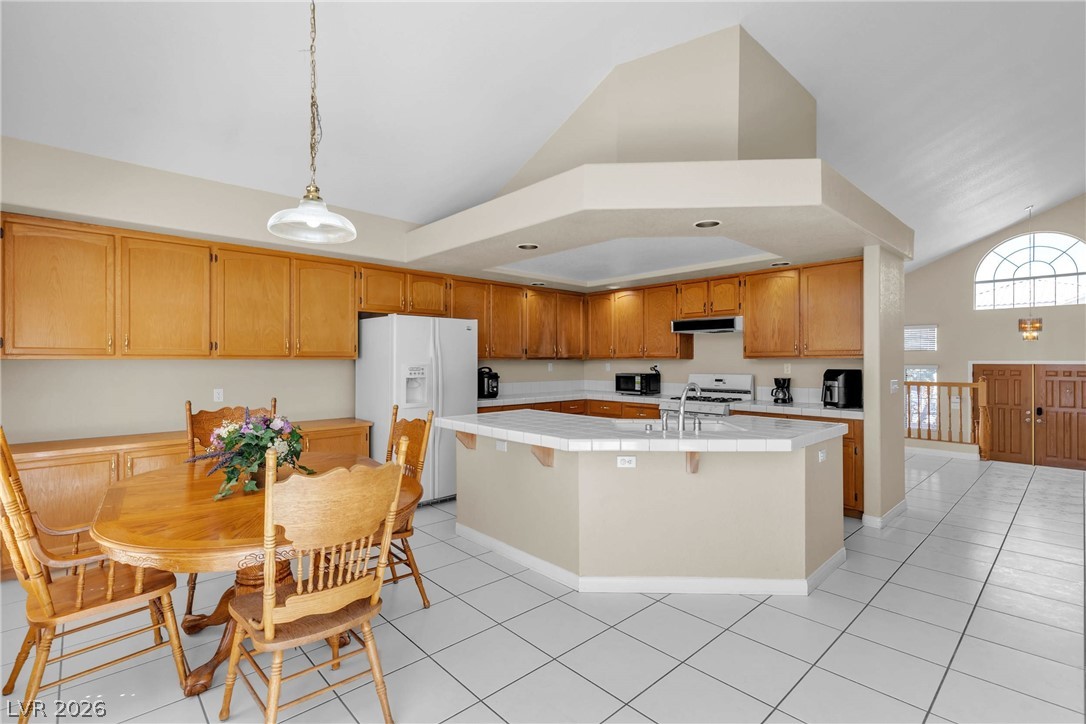 7425 Enchanted Hills Court Property Photo 10