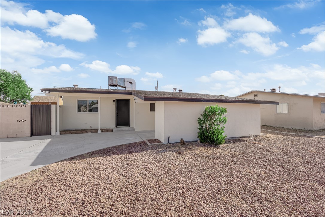 4112 Las Lomas Avenue Property Photo 2