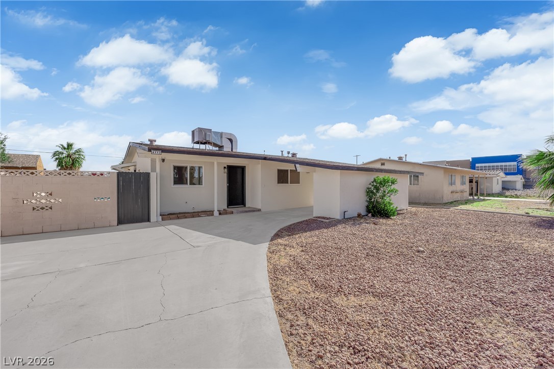 4112 Las Lomas Avenue Property Photo 3