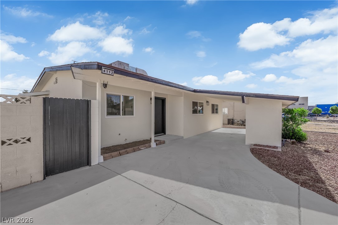 4112 Las Lomas Avenue Property Photo 4