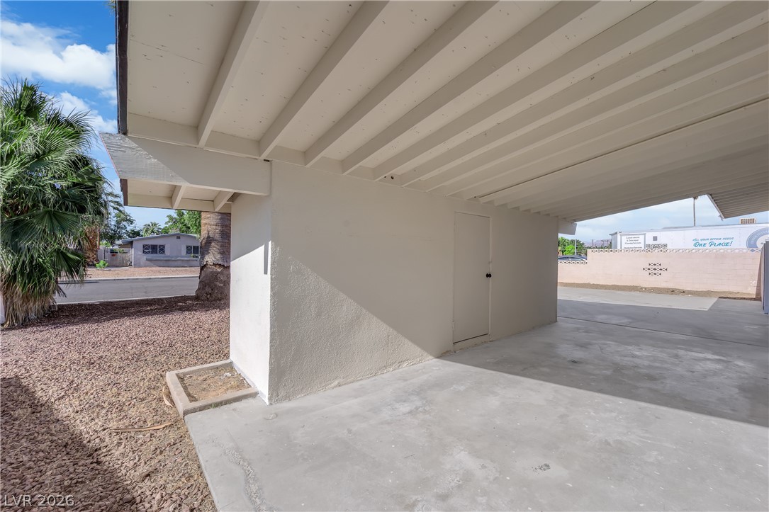 4112 Las Lomas Avenue Property Photo 6