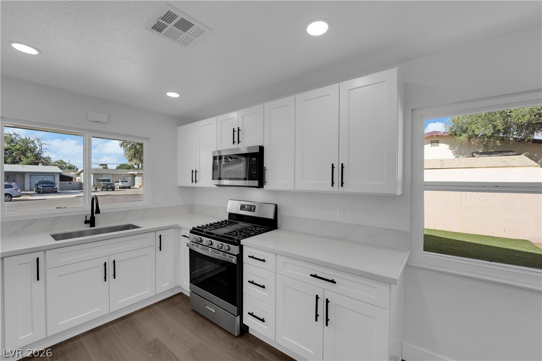4112 Las Lomas Avenue Property Photo 13