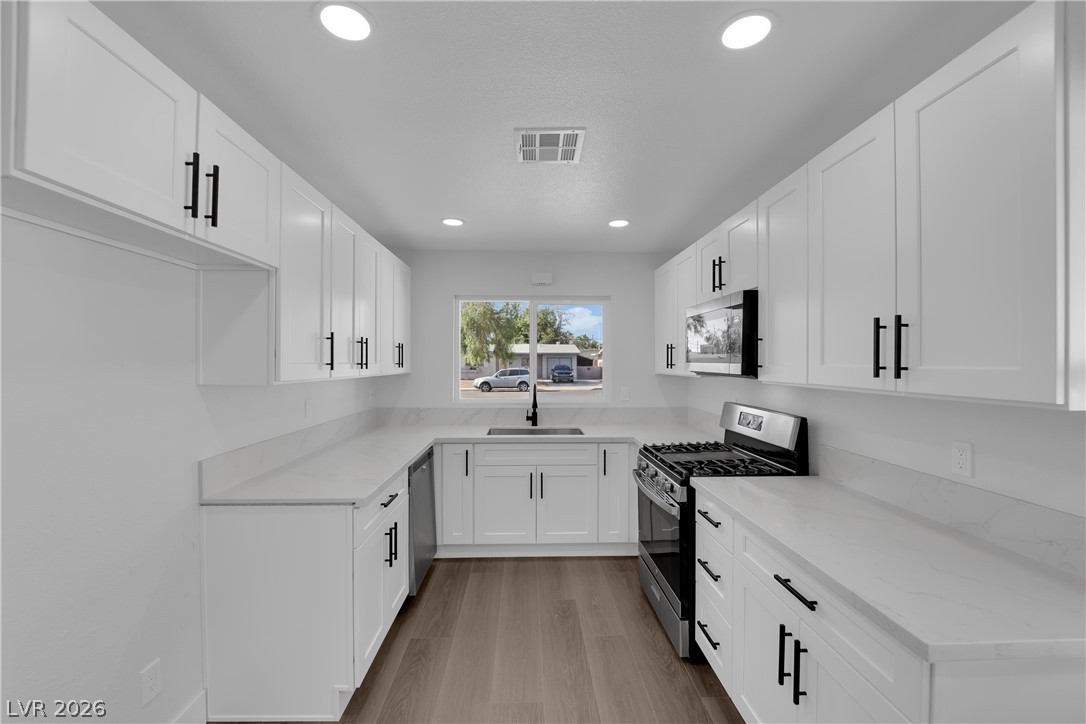 4112 Las Lomas Avenue Property Photo 14