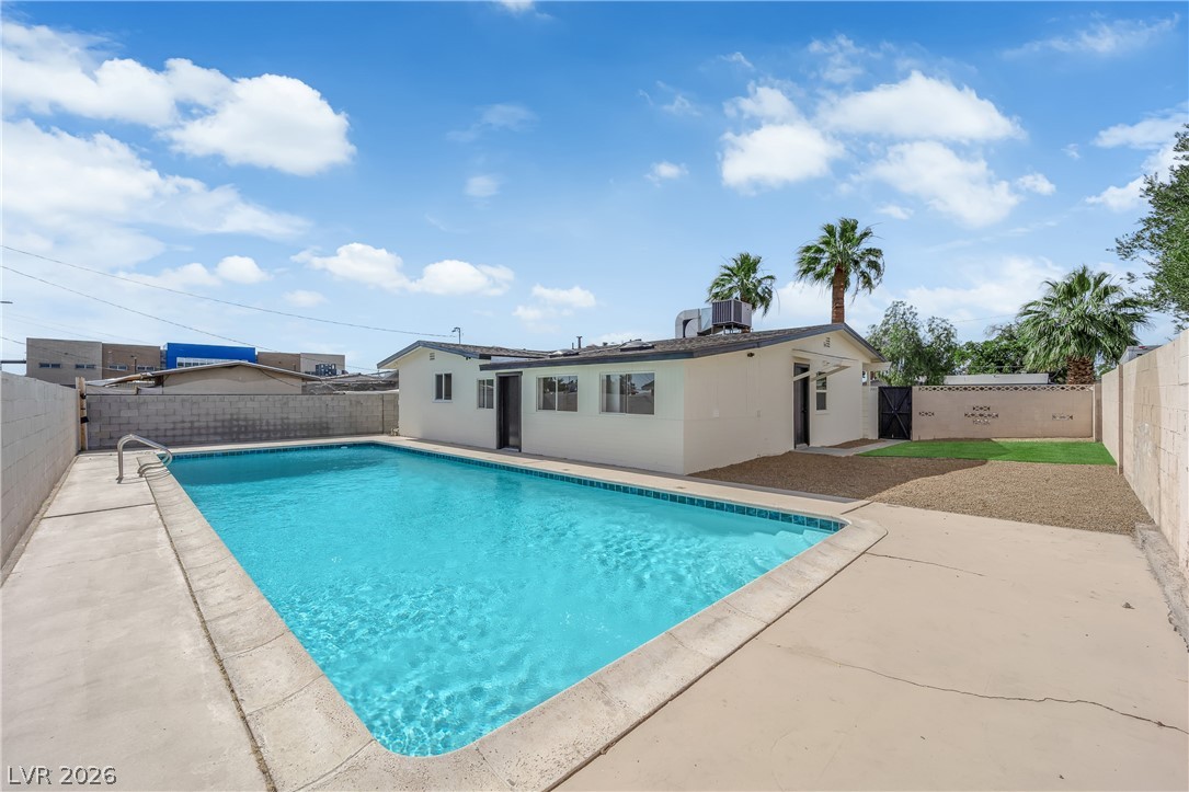 4112 Las Lomas Avenue Property Photo 30