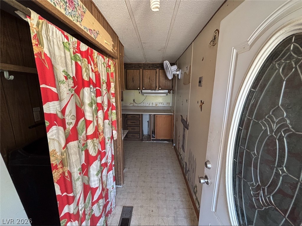 1301 East Manse Road Property Photo 6