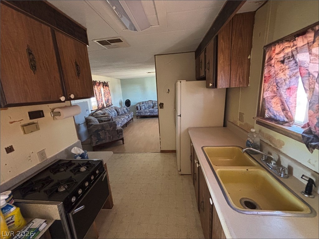 1301 East Manse Road Property Photo 7