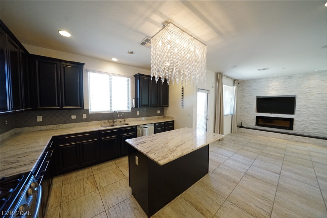 880 Cool Aquamarine Street Property Photo 13