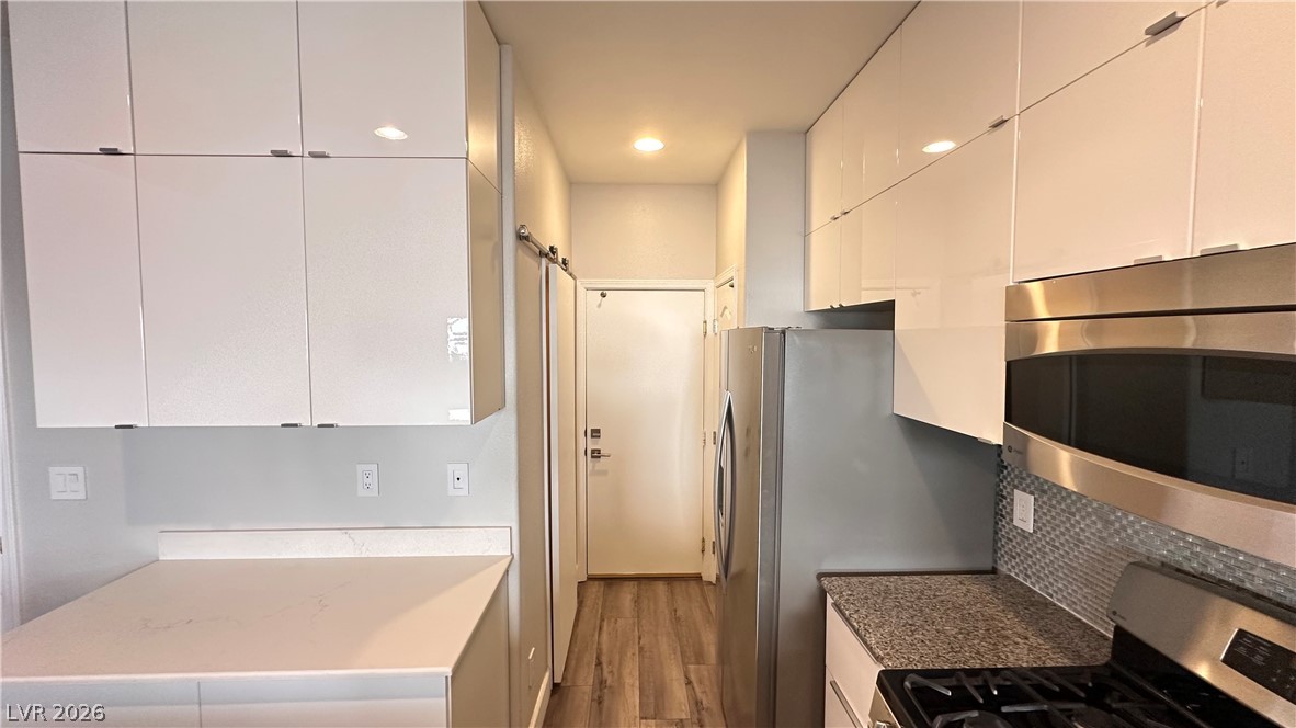 5268 Island Chain Road Property Photo 11