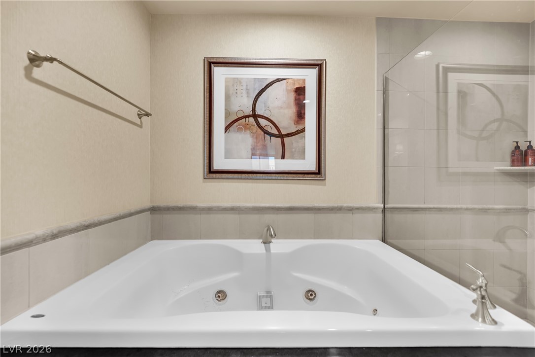 135 East Harmon Avenue 2409 Property Photo 27