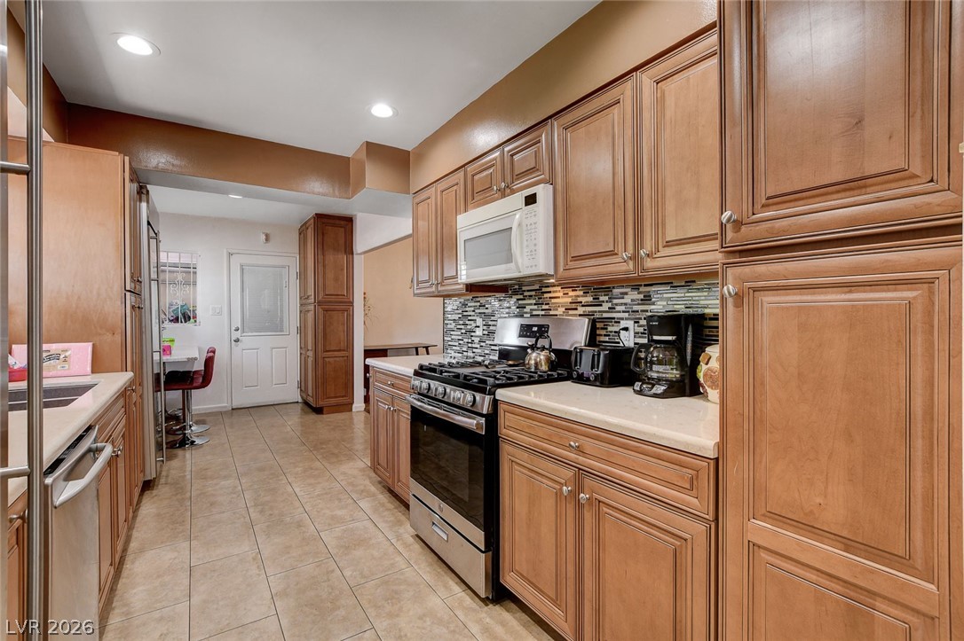 554 Canosa Avenue Property Photo 29