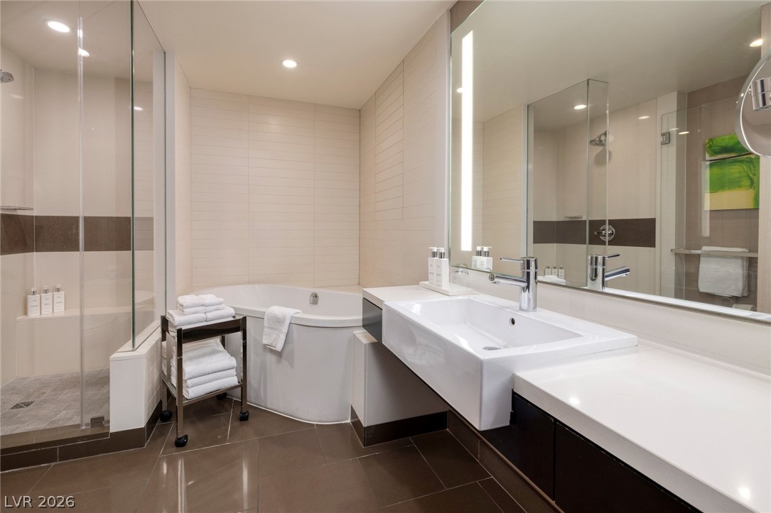 2600 West Harmon Avenue 16046 Property Photo 11