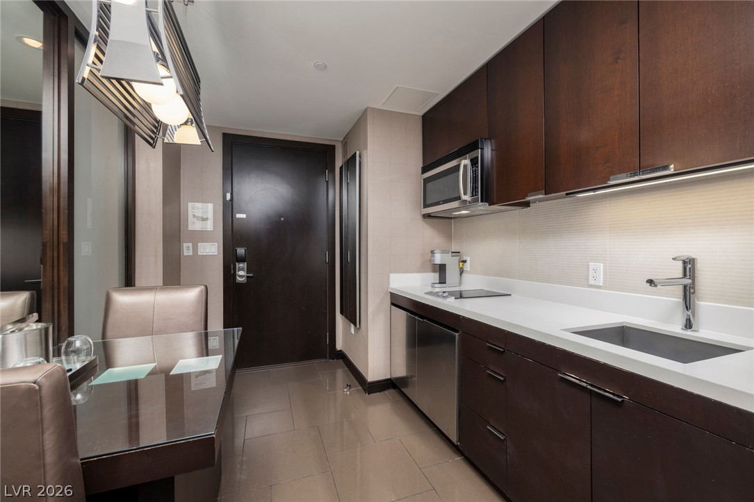 2600 West Harmon Avenue 16046 Property Photo 16