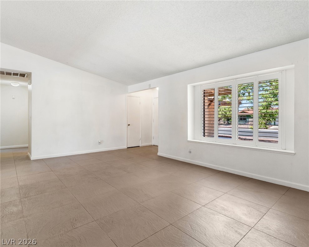 6371 West Viking Road Property Photo 13