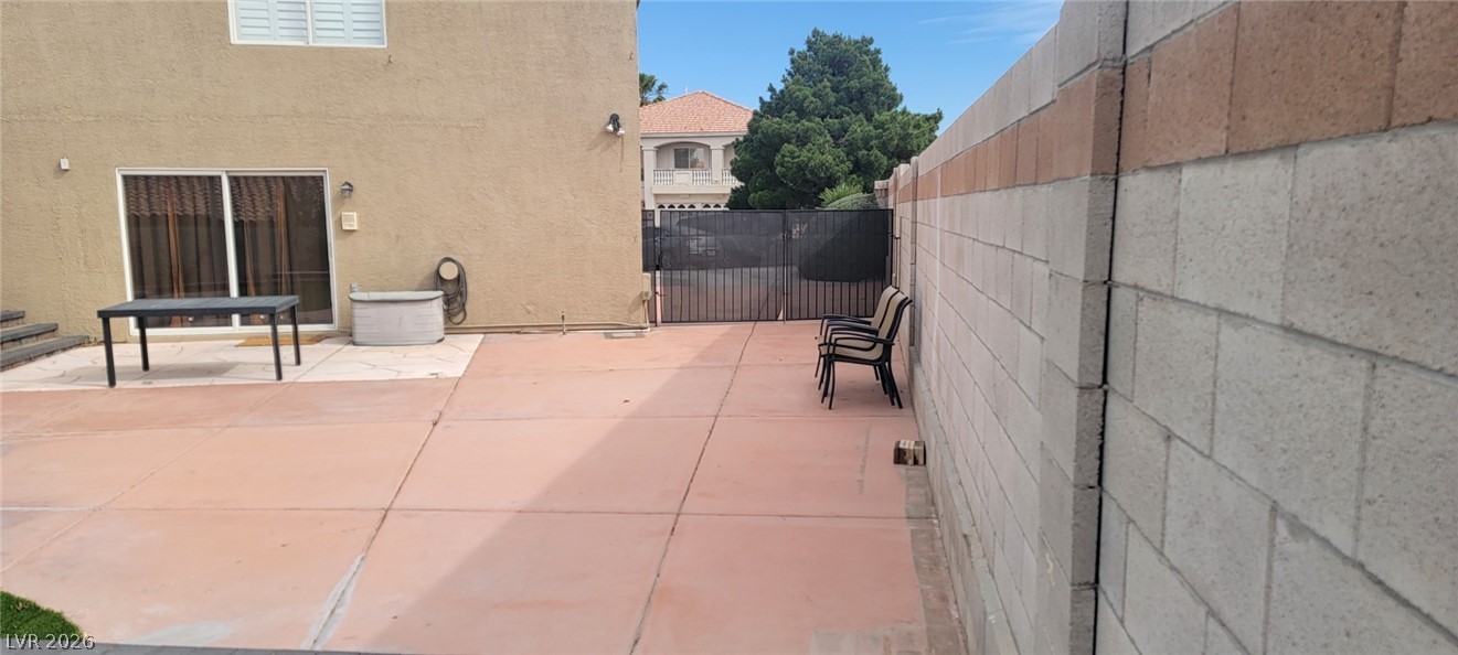 8201 Mountain Heather Court Property Photo 7