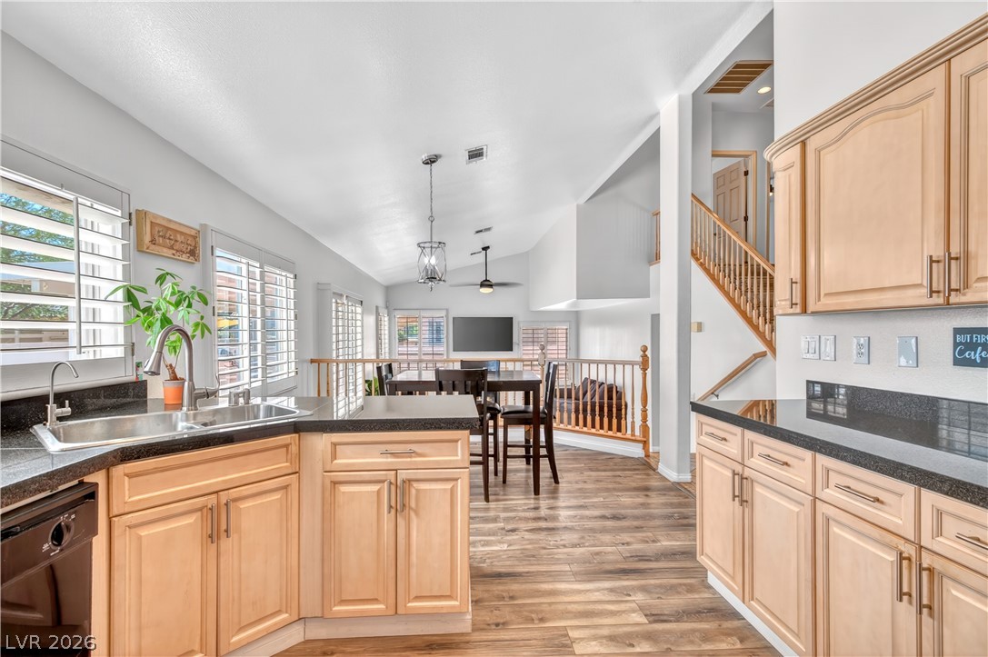 3176 Sterlingshire Drive Property Photo 17