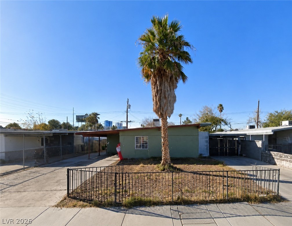 2400 Pardee Place Property Photo 1