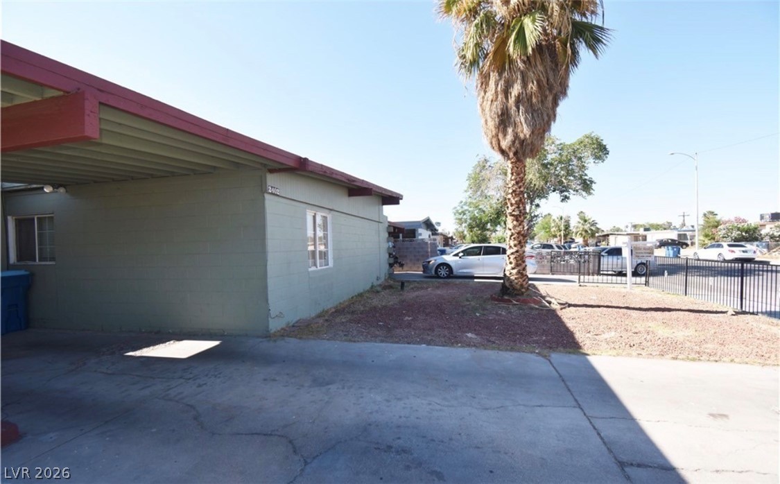 2400 Pardee Place Property Photo 2