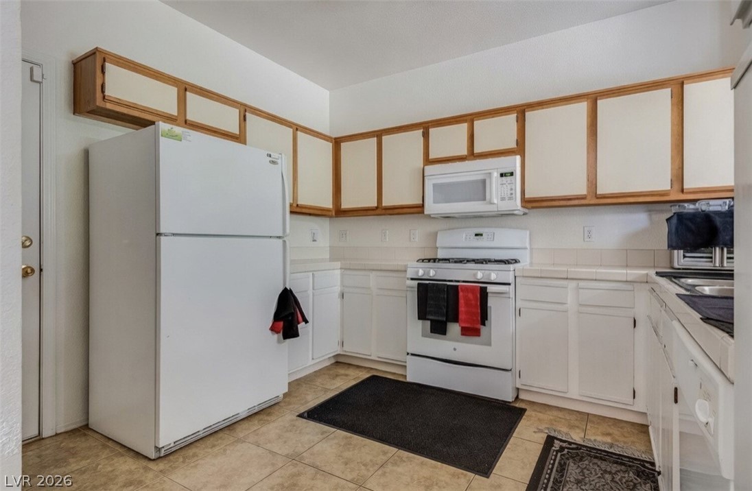 1665 Britannia Avenue Property Photo 12
