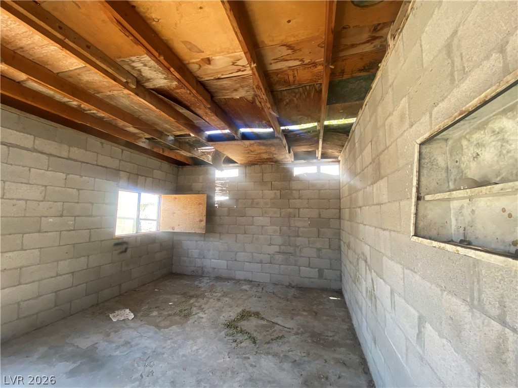 701 3rd Street Property Photo 8
